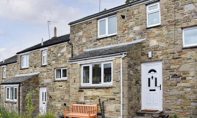 Gayle Cottage | Ideal for couples or a small group of friends.