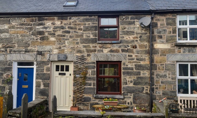 Penmachno Cottage | Ideal for families wishing to explore Snowdonia National Park and nearby Betws-Y-Coed.