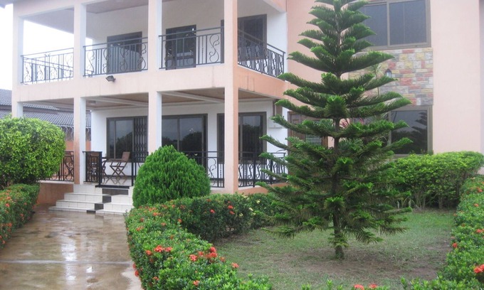 Adenta House | Ideal For Friends , Family And Corporate Let. Home Away From Home