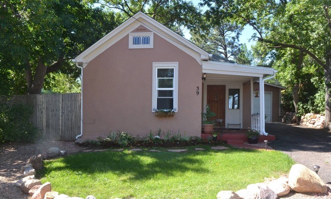 Colorado Springs House | Ideal for Traveling Medical and Military personnel - small, private home