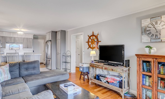 Hilton Head Island Villa | Ideal Island Gem W/Shared Pool, Beach Access, Free WiFi, Private Balcony & More