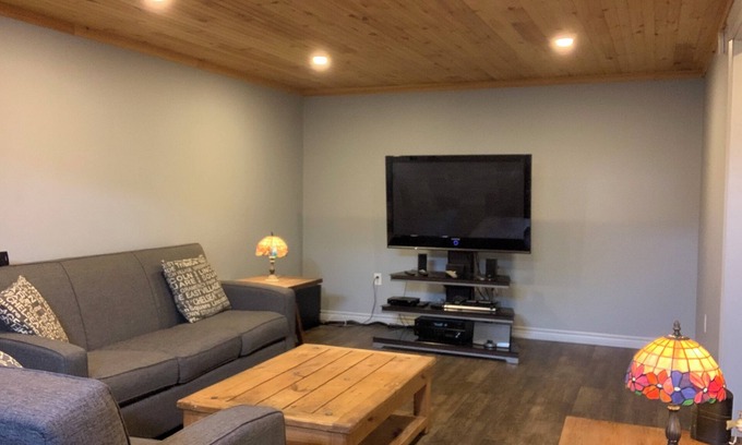 Stratford House | Ideal Location! 5 mins to Downtown Charlottetown, Tea Hill Beach, 2 Golf Courses