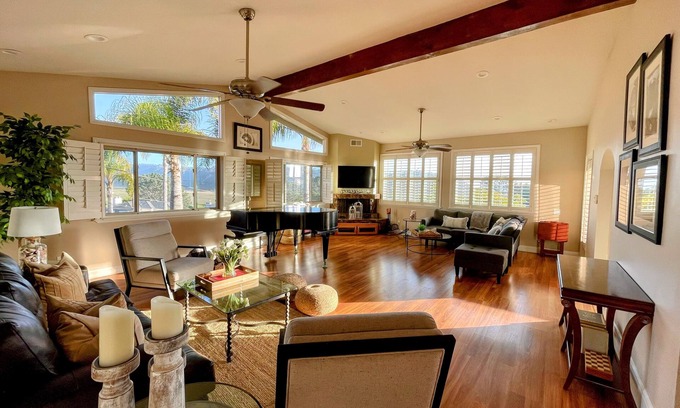 Del Mar Heights House | Ideal Location~Amazing Ocean & Sunset Views~Outdoor Living Spaces~Chef’s Kitchen
