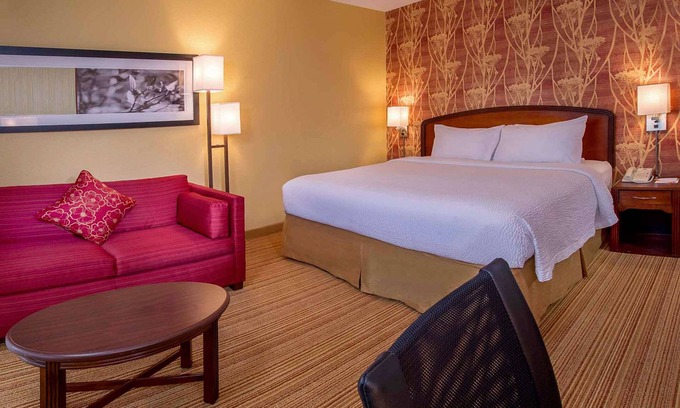 Durham Hotel | Ideal Location! Free Parking, Pool, Pets Allowed, Near Research Triangle Park