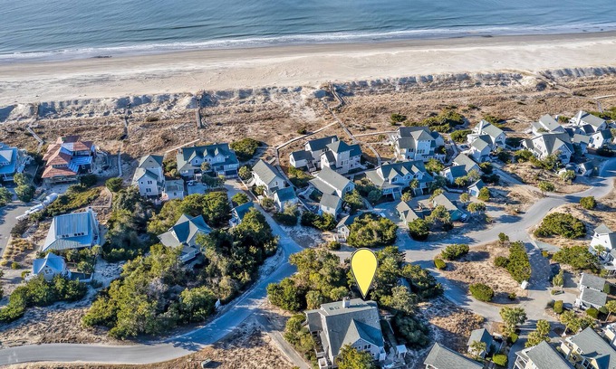 Killegray Ridge House | Ideal location! Charming 3 BD 2.5 BA. Steps to beach. Dog friendly! New Cart!