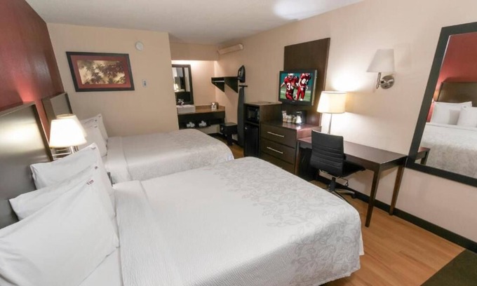 Statesville House | Ideal Mix of Comfort and Value! Pet-friendly Unit with Complimentary Parking!