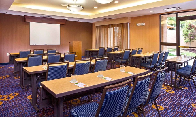 Durham Hotel | Ideal Mix of Comfort and Value! 4 Relaxing Units, Free Parking, Onsite Pool