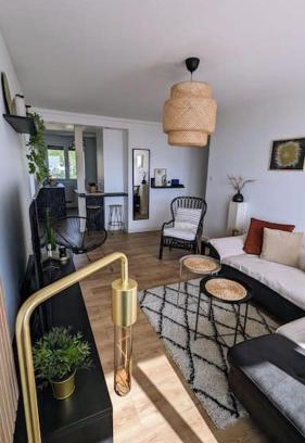 La Panouse Apartment | Ideal Sea View, Near Calanques &Vélodrome -Parking