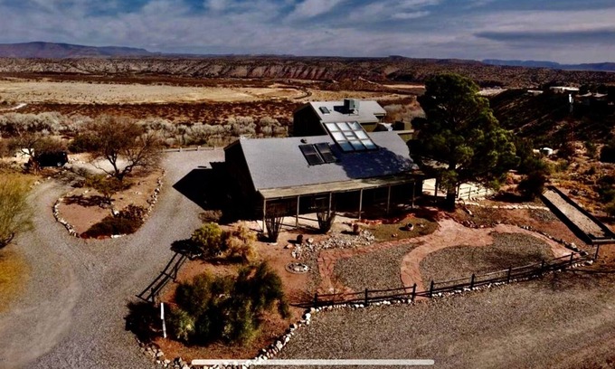 Clarkdale House | Ideally located high desert home with panoramic views