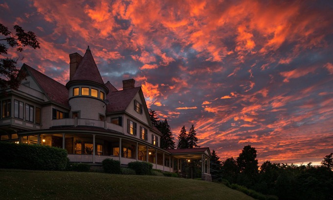 Watkins Glen Bed & Breakfast | Idlwilde Inn