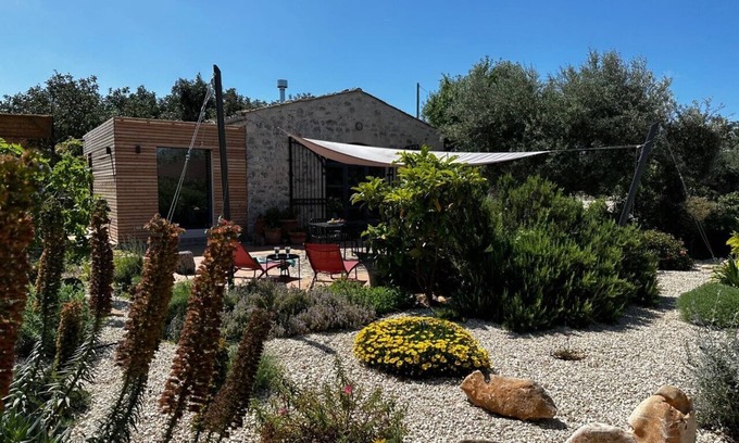 Scicli Cottage | Idyll for couples, herb garden, large terrace, 3000sqm, in the countryside, near Scicli