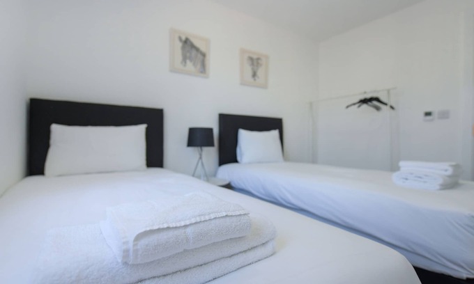 Gedling Apartment | Idyllic 2bed City Home, Low Carbon, Parking