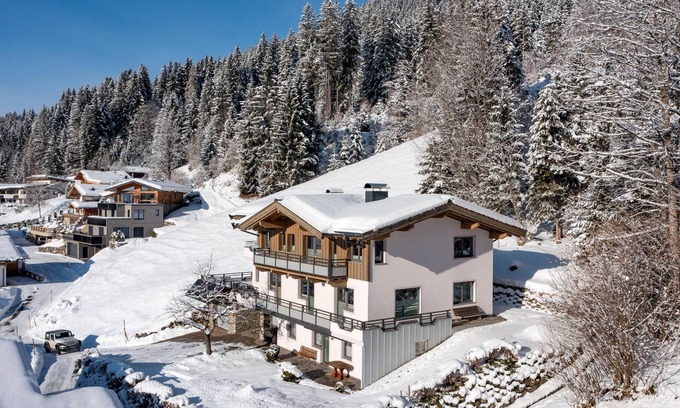 Sankt Jakob in Haus Apartment | Idyllic apartment, garden and mountain views