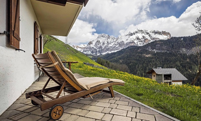 La Valle Apartment | Idyllic Apartment "Confolia 3" with Mountain View, Garden & Wi-Fi