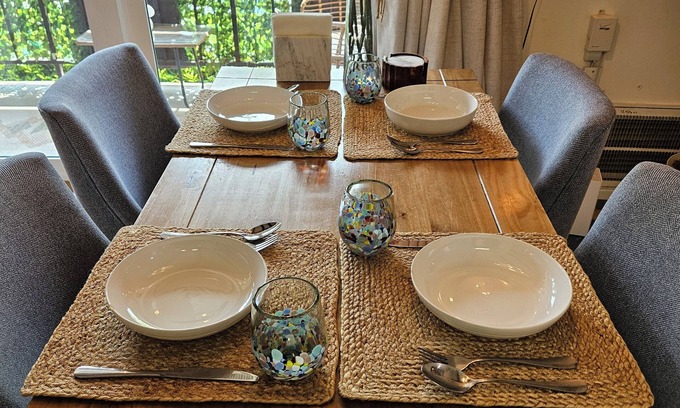 Pimmit Apartment | Idyllic Apartment Near DC, 2 Bed, King Bed