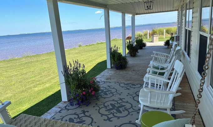 Sherbrooke Cottage | Idyllic Beach House