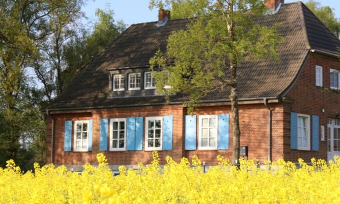 Ahrensbok Apartment | Idyllic country house, quiet location, family friendly, near the Baltic Sea.