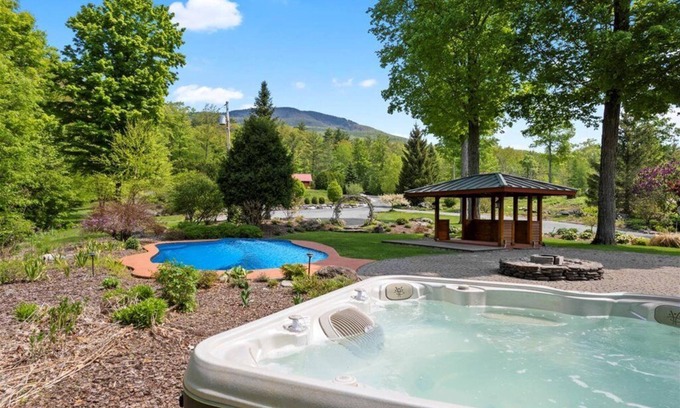 Dorset House | Idyllic Dorset Home: Serene Escape w/amazing views