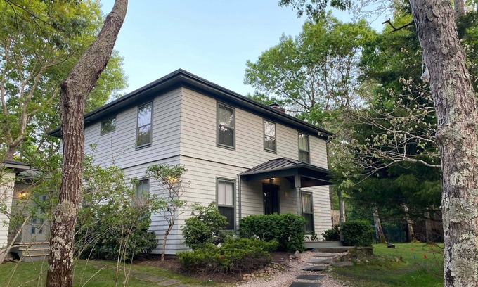 Springs House | Idyllic East Hampton Home! Steps from Long Island Sound & Stunning Ocean Beaches