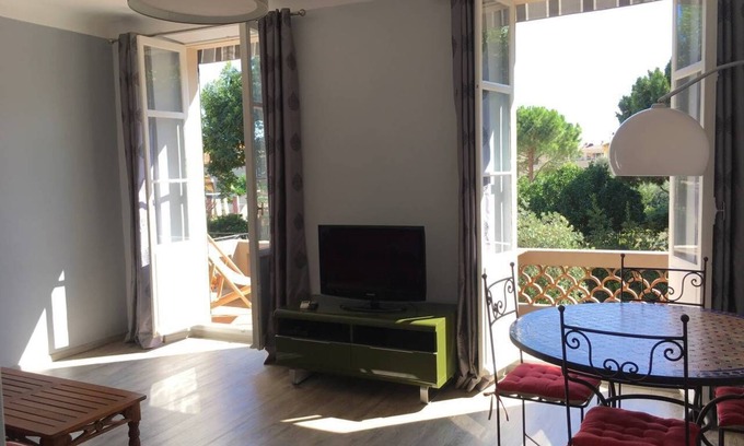 Saint-Jean-Cap-Ferrat Apartment | Idyllic Getaway in the Heart of the French Riviera