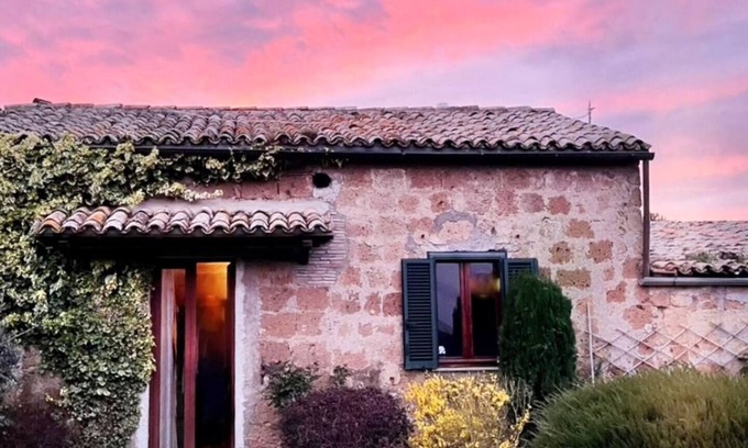 Lubriano House | Idyllic historic family home with private garden. Free shuttle to Civita.