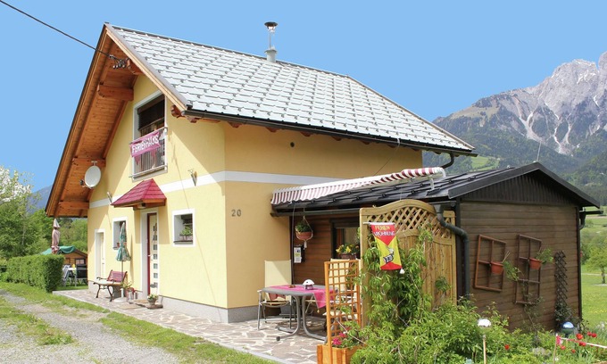 Gundersheim House | Idyllic Holiday Home in a beautiful location in Gail Valley