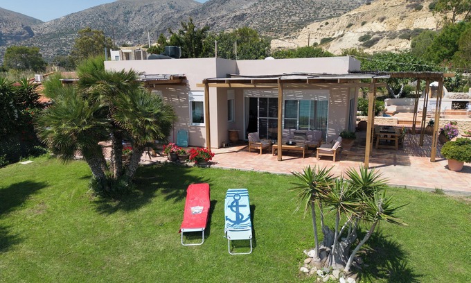 Keratokambos House | Idyllic holiday home right on the beach
