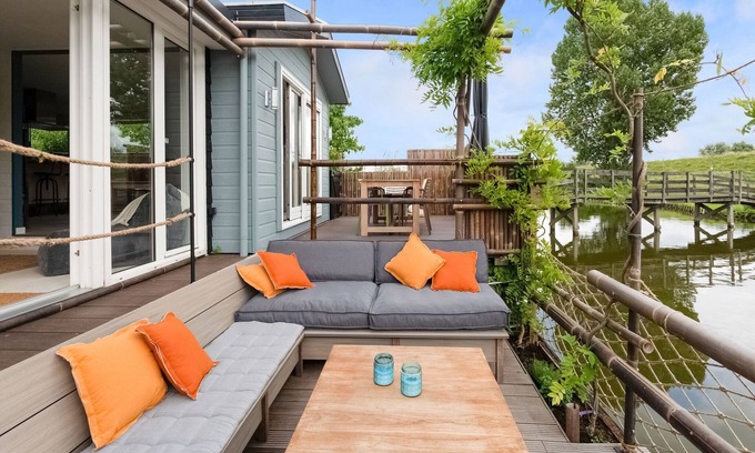 Ooltgensplaat House | Idyllic Holiday Home in Ooltgensplaat with Private Terrace