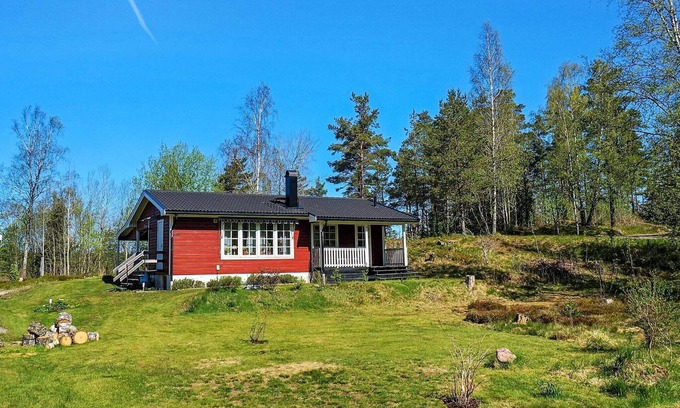 Muberg House | Idyllic Lakeside Retreat in Munkedal-By Traum