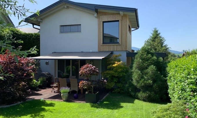 Sankt Lorenz House | Idyllic little house in the Salzkammergut with a direct view of the Schafberg
