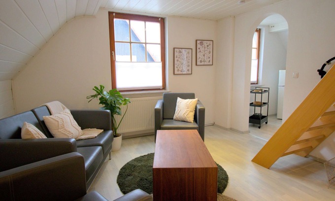 Griesheim Apartment | Idyllic living in a green oasis