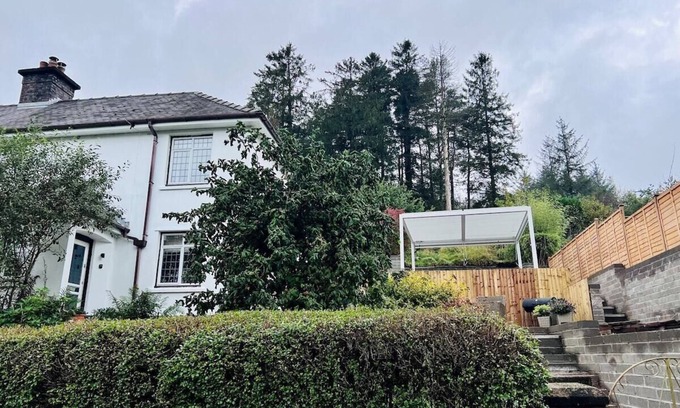 Pontsticill Apartment | Idyllic Location | Great for Groups