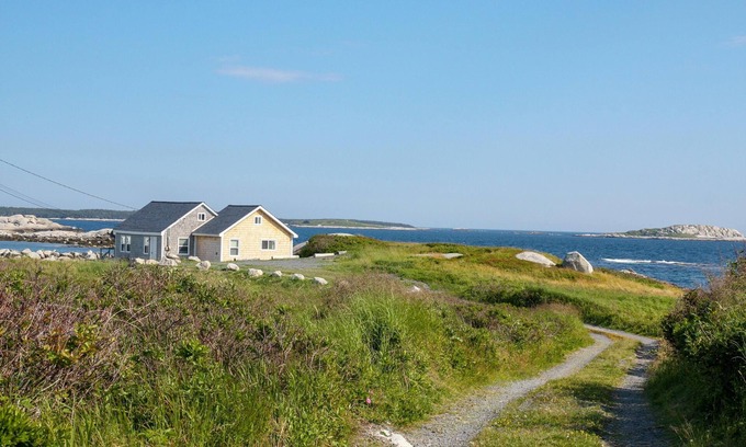 Prospect Cottage | Idyllic Oceanfront Cottage, Near Peggy's Cove!