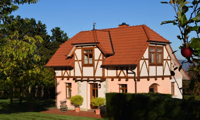 Rinteln House | Idyllic-Personal-Special- Country House Villa Taubenberg