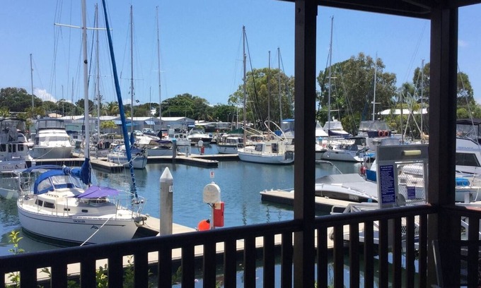 Tin Can Bay House | Idyllic Relaxing Unspoiled Tin Can Bay