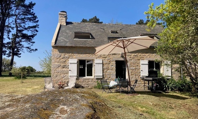 Kergouric House | Idyllic setting, house 2.5 km from Port-Manech beach