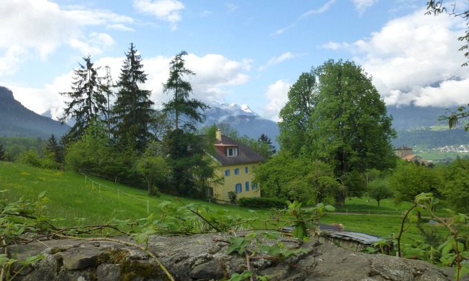 Rodels Apartment | Idyllic traffic-free apartment for hiking, skiing, cycling with EV charging station