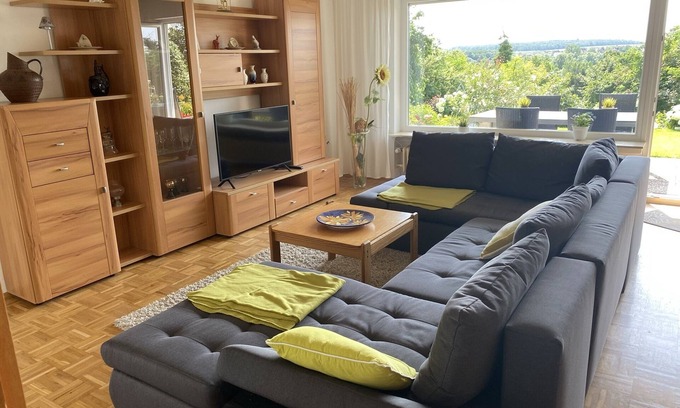 Dettelbach Apartment | Idyllic vacation apartment (95sqm) with 3 bedrooms, WiFi and views of the Steigerwald forest