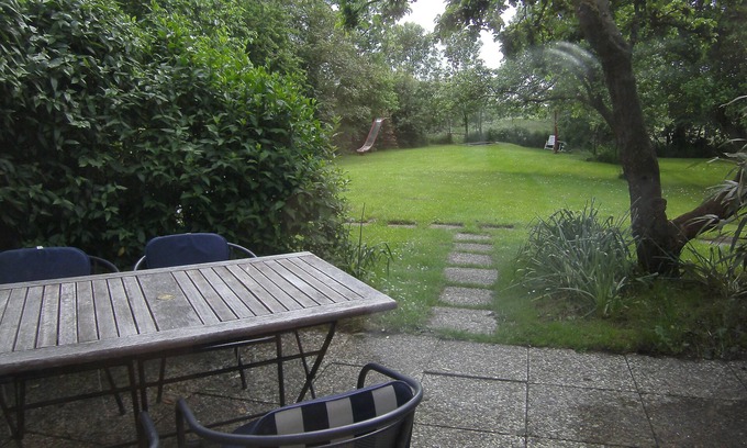 Osterhever Apartment | Idyllic vacation apartment under Reeth in a quiet location with garden