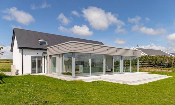 Lahinch House | Ellery Lodge - Luxury Family Holiday Home
