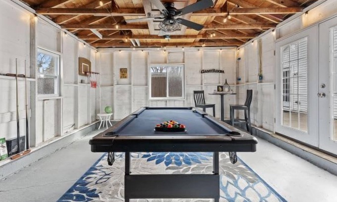 Huron Apartment | If Lake Erie is calling you!.........