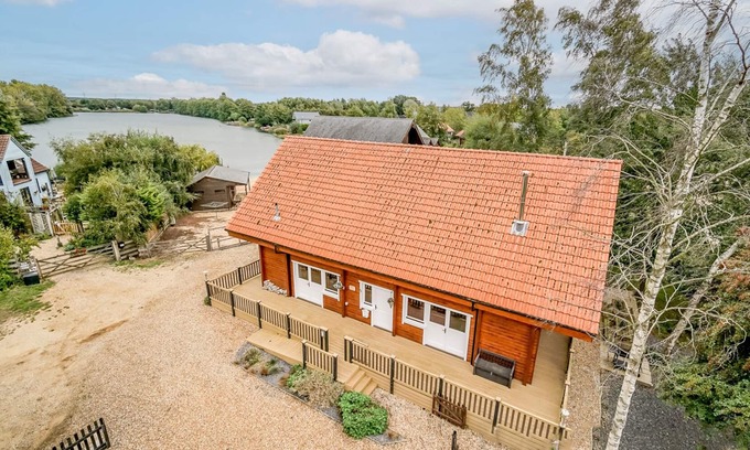 Pentney Cabin | If Spacious, Secluded & Quiet Is What You Want Then Alpine Lodge Is For You.