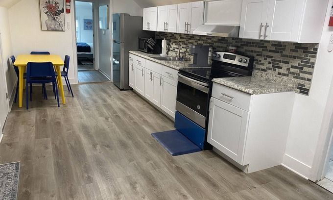 Park Hill Apartment | IF you come this far, perhaps you'll come a little further...NORTH!