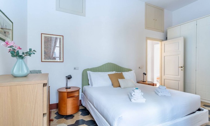 Rome Province Apartment | Iflat | Spacious 6 beds Apt in the Center of Rome