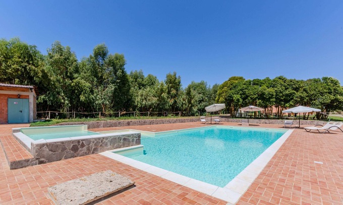 Barega Villa | Iglesias Countryside, Nature & Pool