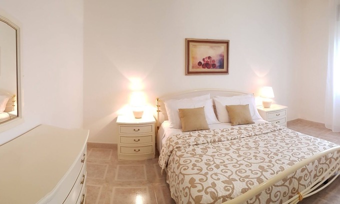 Iglesias House | Iglesias, villa nestled in a park of 7000 square meters, up to 12 people