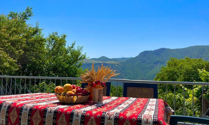 Halidzor House | Igor Bed and Breakfast