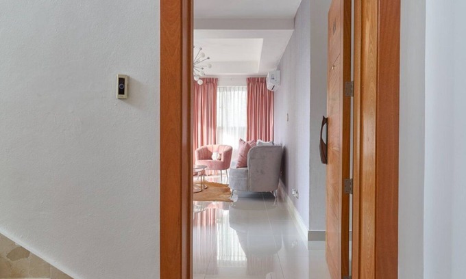 Evaristo Morales Apartment | IIIUUYIYUTYIII