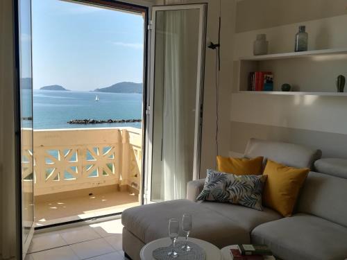 San Terenzo Apartment | Il faro dei poeti