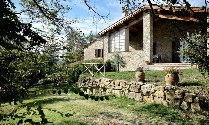 San Venanzo Cottage | Il Melograno, a farmhouse in a privileged position, 5/6 beds